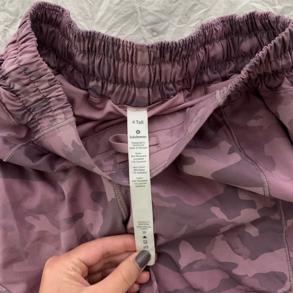 Lululemon size 4 Tall Hotty Hot Shorts bundle - Picture 5 of 10
